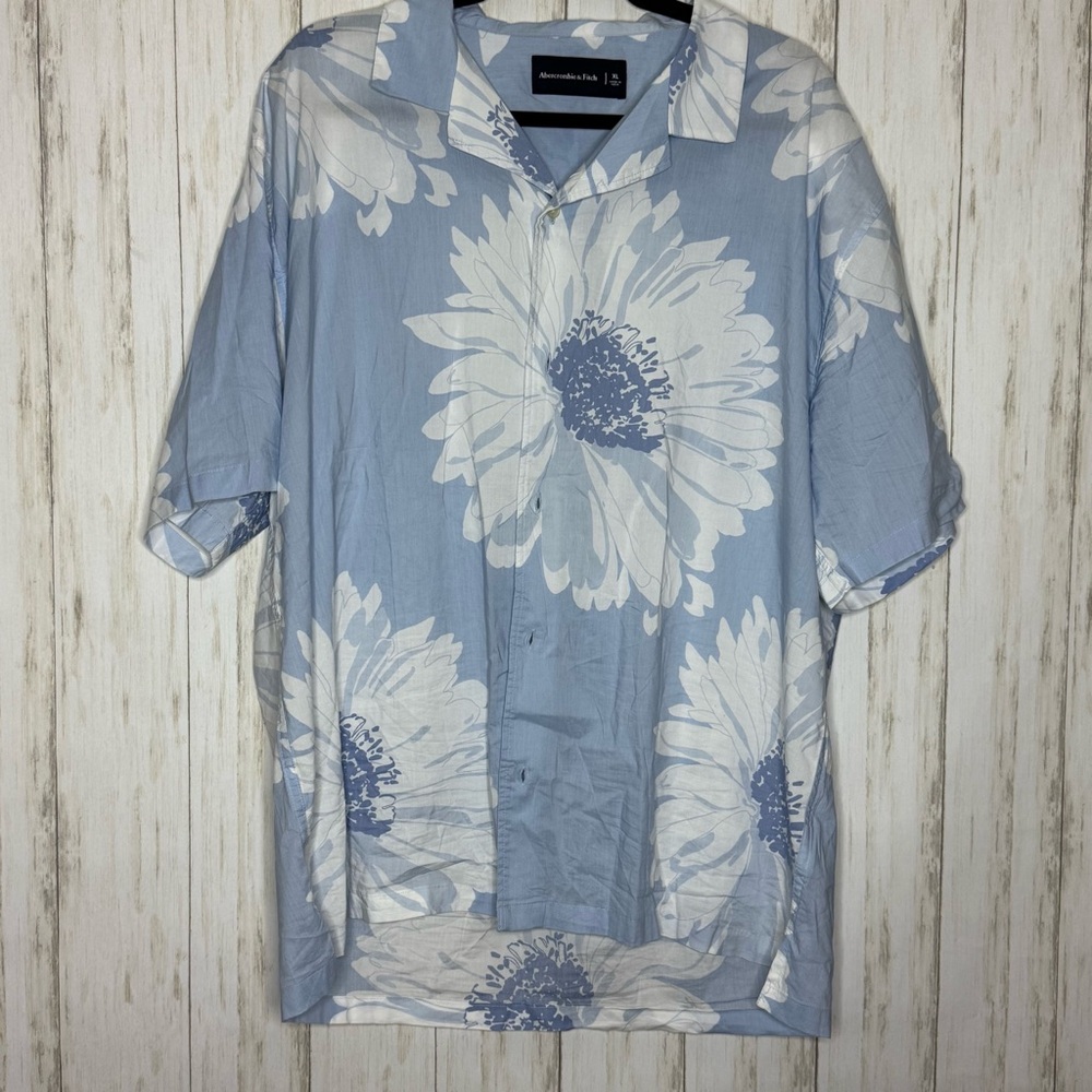 Abercrombie & Fitch Light Blue Floral Button Down Shirt